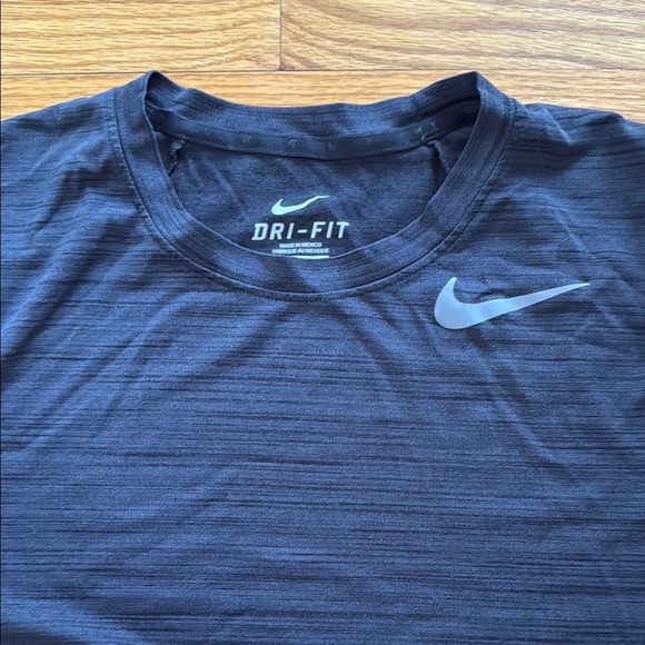 Nike Men S Charcoal Grey Long Sleeve Performance Shirt Top Dri-Fit - Picture 2 of 4